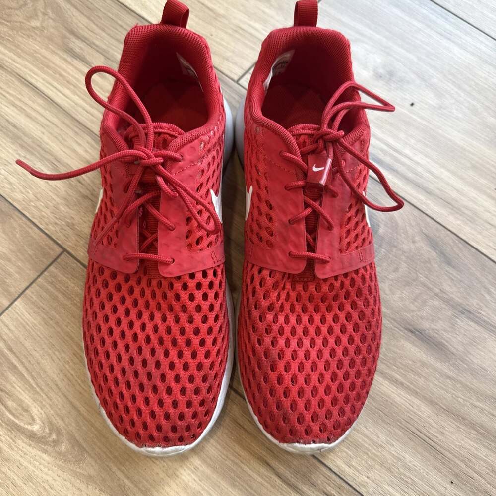 Nike Roshe One Flight Weight GS Running Shoes YOUTH Kids 6 Y Red White Sneakers
